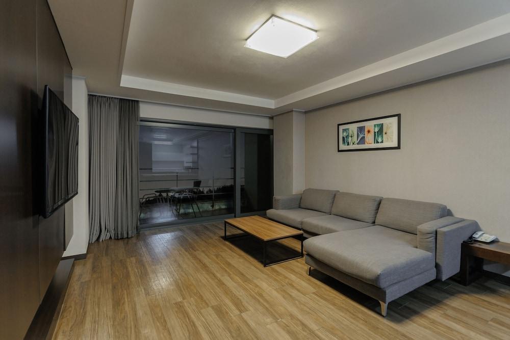 Luceville Hotel 3*