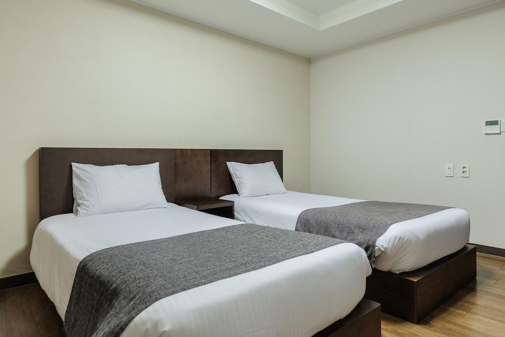 Luceville Hotel 3*